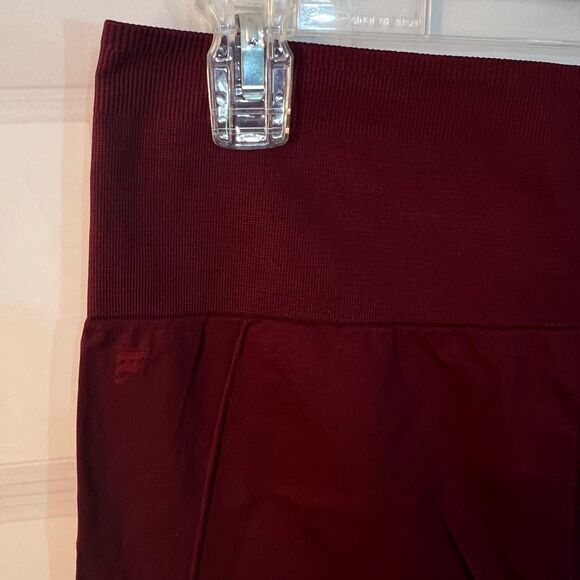 Fabletics sync 7/8 perforated legging size xl - Picture 7 of 8